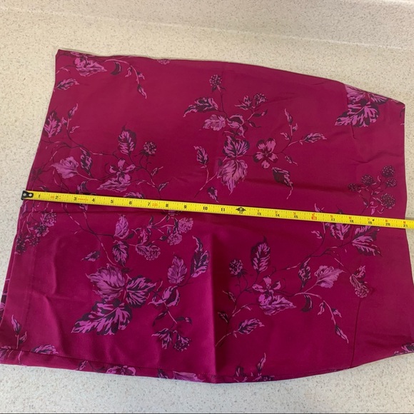 Express Magenta Floral Patterned Skirt - sz 5/6 - Picture 7 of 9